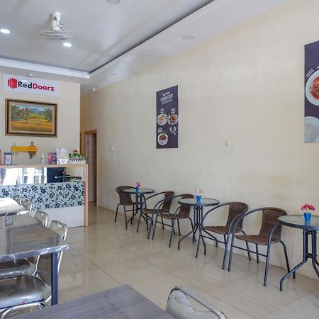 Reddoorz Plus @ Losari Makassar Ngoại thất bức ảnh