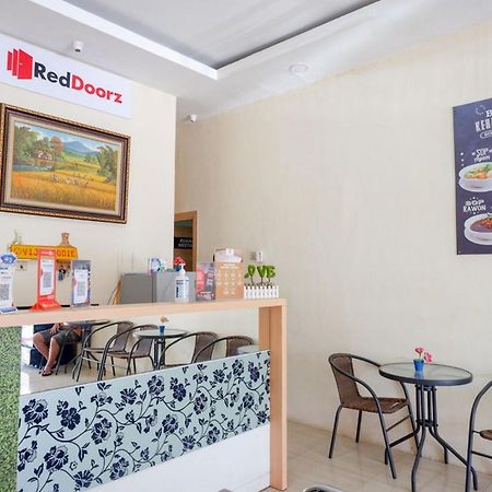 Reddoorz Plus @ Losari Makassar Ngoại thất bức ảnh